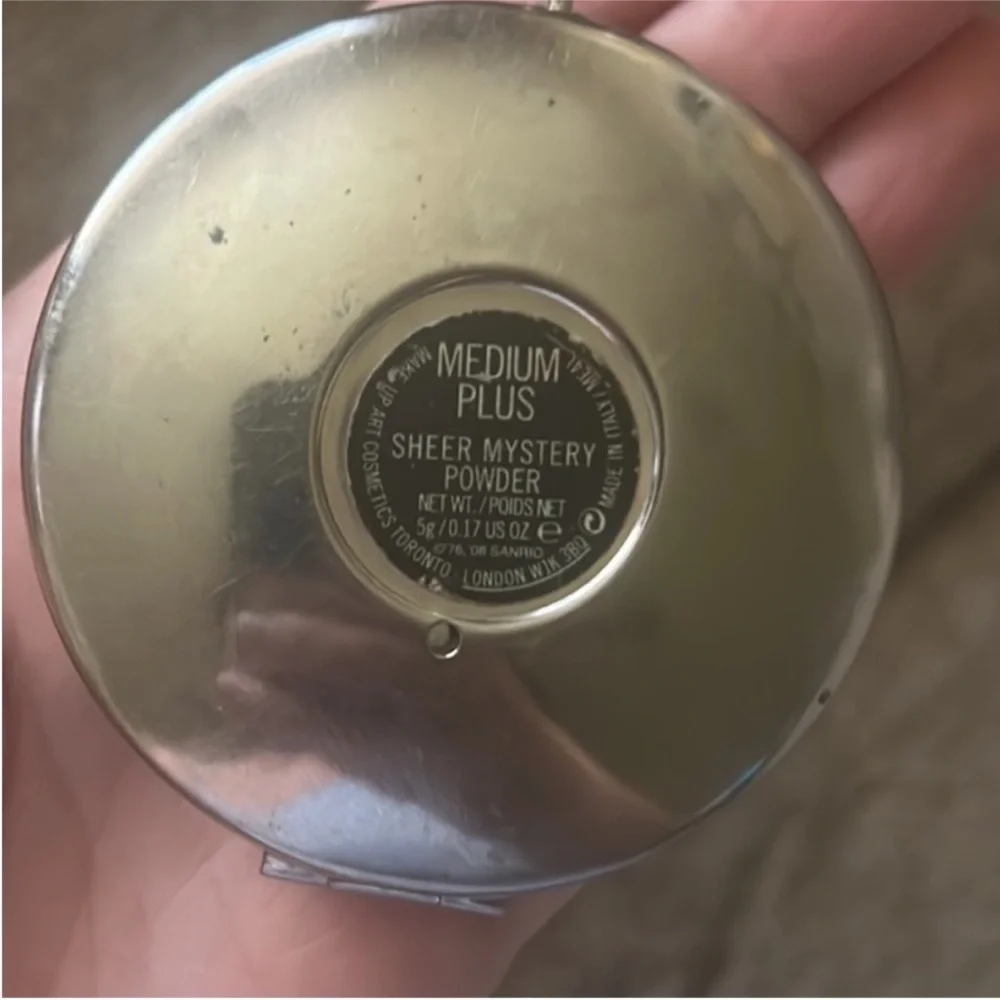 MAC Hello Kitty Compact Mirror Kouture medium plus sheer mystery powder Vintage
